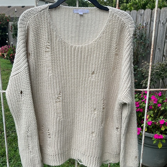 Don’t Ask Why beige sweater, NWOT, one side fits most,100  %Acrylic - Picture 2 of 3